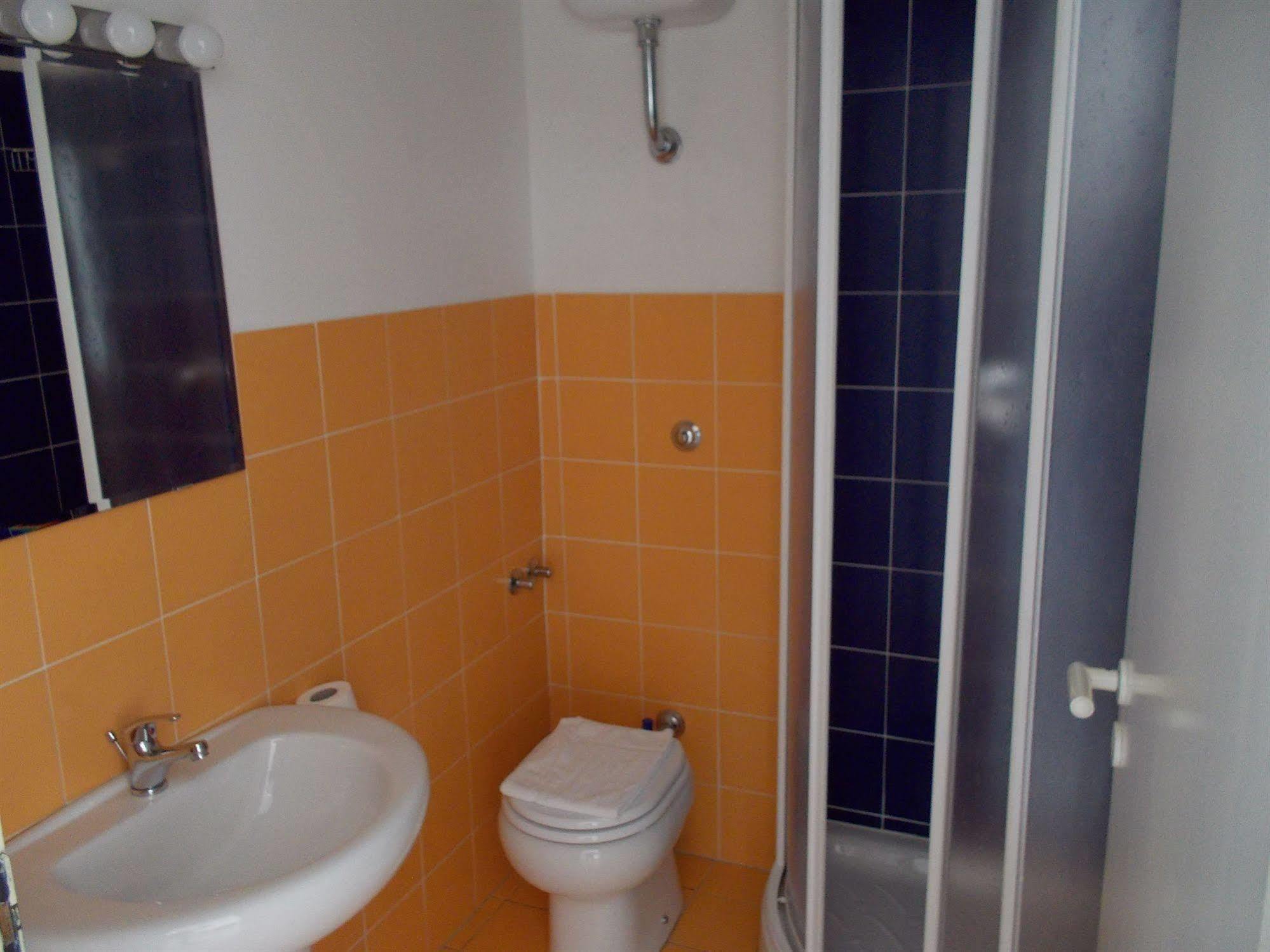 Ave Gratia Plena Hostel Salerno